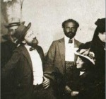 Gustav Klimt con miembros de la Secesion durante la exposición de Friso de Beethoven, 1902