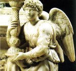 1494 Ángel sosteniendo un candelabro, mármol, 51'5  cm., Bolonia, San Domenico [Detalle]