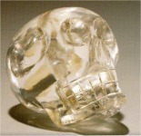 Cráneo tallado en cristal de roca. Representa al dios del inframundo