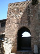 Primera puerta en recodo con b&oacute;veda va&iacute;da