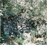 Organización del majano en hiladas posiblemente adosadas a los restos de la Torre Quebrada.