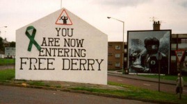 Mural católico en Derry. Irlanda del Norte