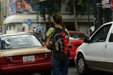 Acci&oacute;n realizada en las calles de Mexico D.F. y Porto Alegre para la 7&ordf; Biennal Mercosul, 2009