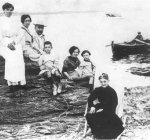 1920 Familia Dalí en la playa de Cadaqués
