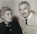 Jorge Oteiza con su mujer Itziar Carreño Etxeandia en Sao Paulo, 1958