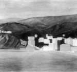 Piero Manzoni, Paisaje de Albisola Marina 1953, &oacute;leo sobre tela (39,5 x 50 cm.)