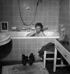 David E. Scherman, Lee Miller en la ba&ntilde;era de Hitler, Munich, 1945