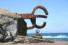 CHILLIDA, Eduardo, Peine del Viento, San Sebasti&aacute;n, Paseo Eduardo Chillida. Acero, 1976