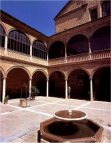 Patio del Hospital de santiago