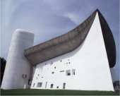 Capilla de Notre Dame du Hautmde en Ronchamp de Le Corbusier, tambi&eacute;n conocida como La Chapelle