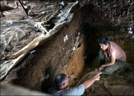 Un equipo de veinte arqueólogos búlgaros y franceses en la cueva de Kozarnika, en el noroeste de Bulgaria