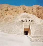 Entrada al templo funerario de Amenhotep II