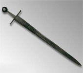 Espada con el grabado: "+NDXOXCHWDRGHDXORVI+". Fotografía: British Museum.