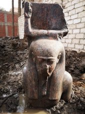 La pieza, tallada en granito rosa de Ramsés II hallada en un terreno privado cerca del templo de Ptah