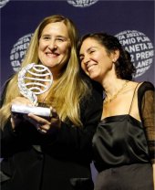 Luz Gabás ganadora del Premio Planeta 2022, y Cristina Campos finalista