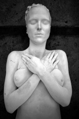 Detalle de escultura. Vanessa Beecroft, VB62, Spasimo Palermo, 2008.